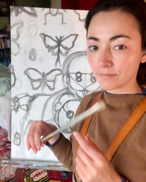Minami Instagram - Holding a brush makes me excited. The brush seems to be saying, 'Yeah, let’s go forward in this adventure!' It's been a long time since I painted in oils on canvas, so I’m ready to start this new chapter in my life with them. I hope to show you, little by little, my creations!

Tenir un pinceau m'excite. Le pinceau a l’air de me dire : "hey, allons très loins de cette aventure !“Ca fait longtemps que je n'ai pas peint à l'huile sur toile, alors je suis prête à entamer ce nouveau chapitre de ma vie avec eux. J'espère vous montrer, petit à petit, mes créations !

久しぶりに筆をもつワクワク感。
これから長い旅が始まりそう。

後ろがぐちゃぐちゃ。

🎨minami-imanim 👩🏻‍🎨
 🐾🐾🐾🐾🐾🐾🐾🐾🐾🐾🐾🐾🐾🐾🐾🐾🐾
@minamimanim @imanim.art #actor #artist #painter #art #artwork #atelier #minami #アトリエ #美波  #アート #imanimart #creation #dreams #夢 #modernart #現代美術 #inspiration  #contemporaryart #couleur #color #色 # #油絵 #mask