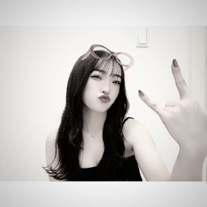 Minami Instagram - 珍しく仕事前に時間に余裕があったから
写真撮って遊んでた(もけもけ〜)