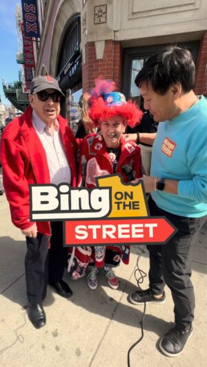 Ming Tsai Instagram - Make sure to keep an eye out for Lynn, Gary, and MingsBings at Fenway Park this season! ⚾️

#bostonglutenfree #glutenfreeboston #bostonfood #fenwaypark