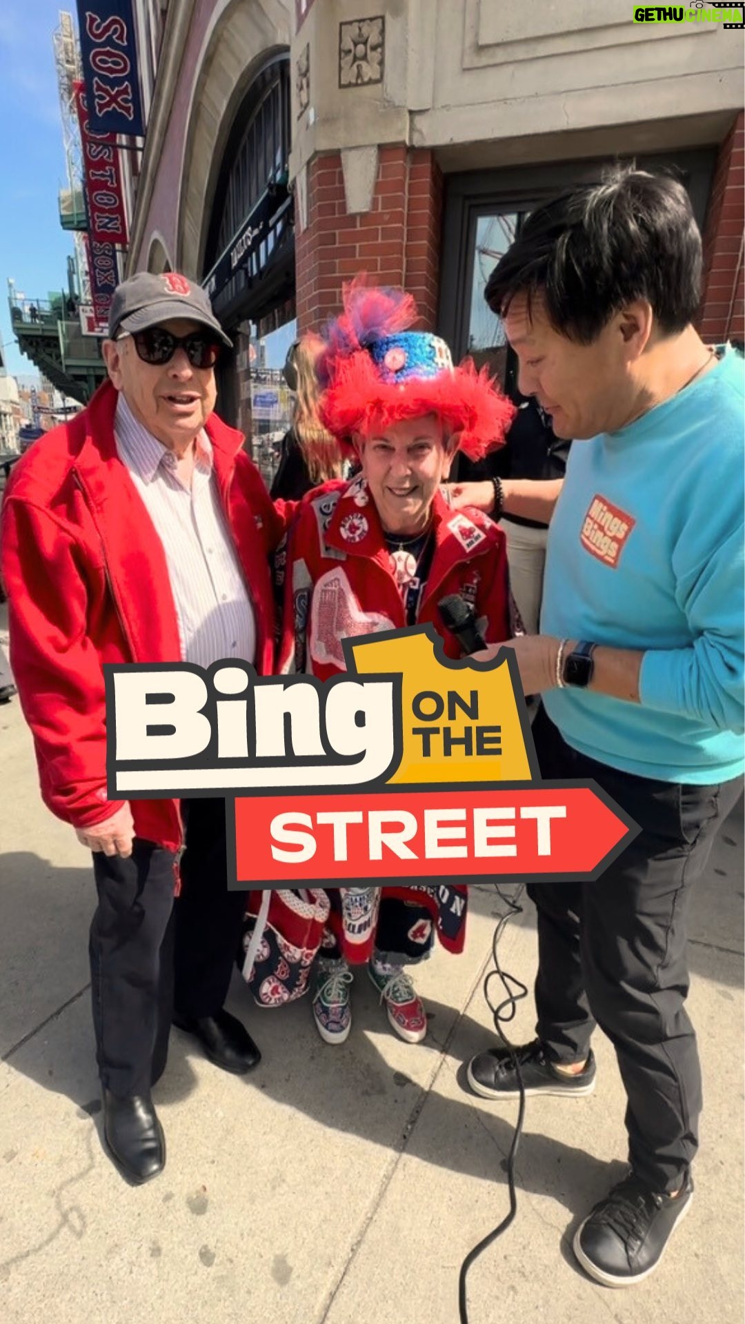 Ming Tsai - 434 Likes - Make sure to keep an eye out for Lynn, Gary, and MingsBings at Fenway Park this season! ⚾️
#bostonglutenfree #glutenfreeboston #bostonfood #fenwaypark