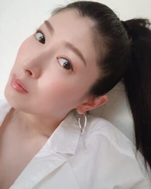 Minori Chihara Instagram - 🐴
⠀
ひゃ〜💦
夏日でした‼️
⠀
ポニーテールで
元気にうでうで過ごしました🚩笑
⠀
#茅原実里
#minorin
#髪伸びたなぁ👀
#肉の日🥩