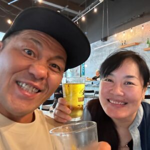 Minoru Suzuki Instagram - Holiday

休日2日目。昼間にさくらえみが迎えに来てくれて、サカイスミエたちと合流しランチ。この後の夜は道場へ練習に行くぜ！
