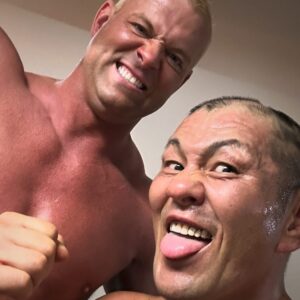 Minoru Suzuki Instagram - Let's meet again

今日はアメリカのジョージア州アトランタでMLW時間差バトルロイヤルに出場。鈴木軍で10年以上一緒だった「デイビーボーイ・スミスJr 」@dbsmithjr とリング上で再会。ニヤッと笑い拳を合わせる。接触はそれだけ。最後の方でオレもアイツもリング下に落とされ…結果的にあまり触れ合うことなし。また来るぜ〜MLW！