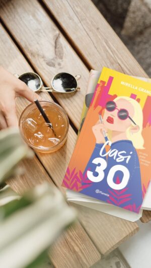 Mirella Granucci Instagram - PREVENTA DE CASI 30 - MI NUEVO LIBRO POR @planetadelibroscl . LINK EN MI BIO.