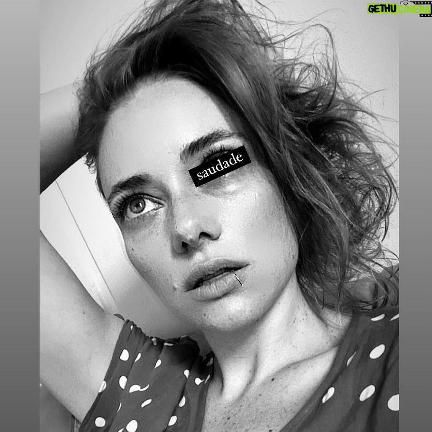 Mirella Granucci - 243 Likes - Hola, a partir del primer dĆa del aƱo de 2024, me irĆ© de Instagram por un rato. Cómo un buzón š¬ , puedes escribirme a mirellagranucci@gmail.com para: trabajos, afectos y otros. Yo contestarĆ© (o no). ĀæLos extraƱarĆ©? Seguro. ĀæLos primeros dĆas se sentirĆ” como una abstinencia? Seguro. ĀæEspero sentirme mĆ”s feliz y libre? Seguro seguro. Pronto vuelvo. ĀæCuĆ”nto es āprontoā? Cómo en mi vida, no tengo la mĆ”s puta idea.