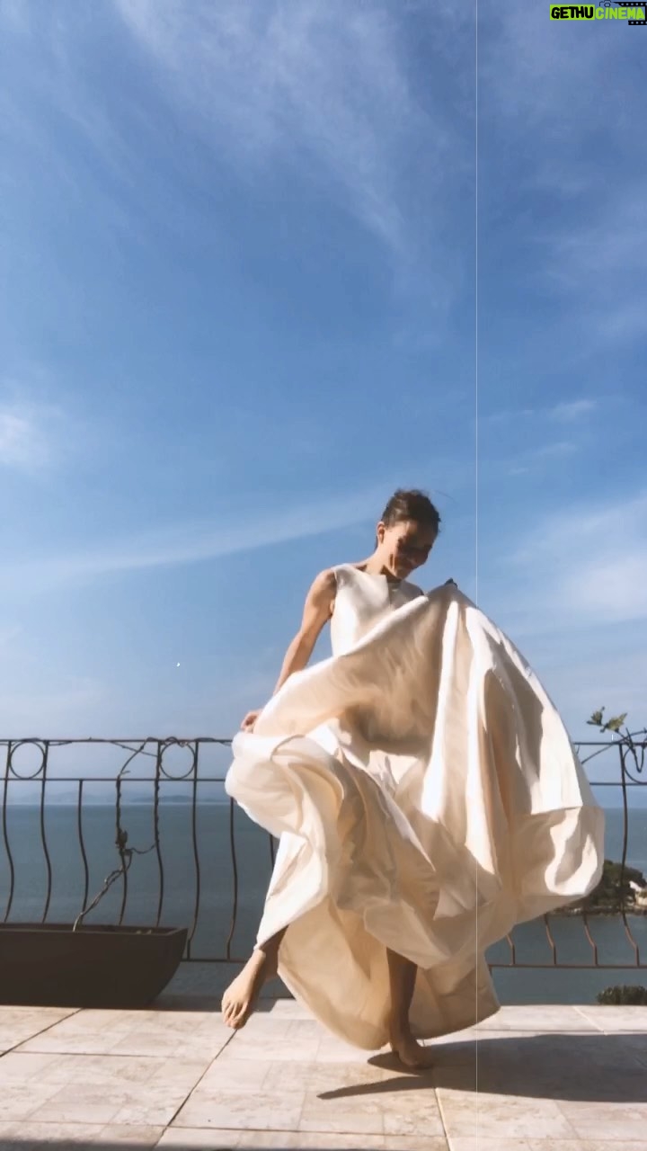 Mirella Granucci - 204 Likes - El Amor es lindo y paciente. Es generoso y divertido. Es un dĆa de sol y pies desnudos. ā„ļø