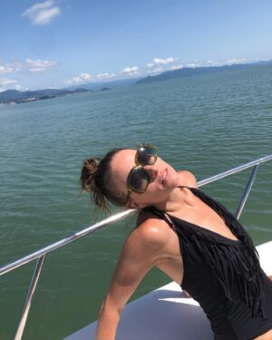 Mirella Granucci Instagram - Quien ama menos, sufrirá menos. ¿Pero será feliz?