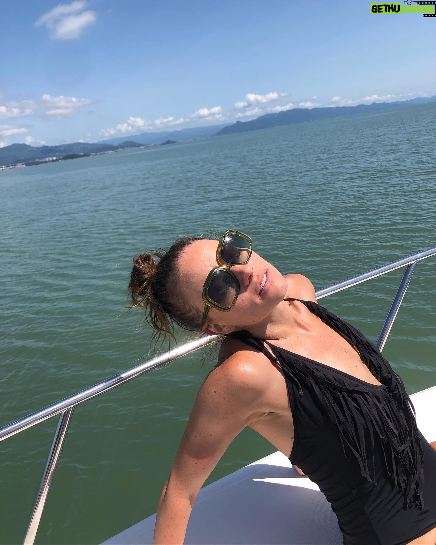 Mirella Granucci - 553 Likes - Quien ama menos, sufrirĆ” menos. ĀæPero serĆ” feliz?