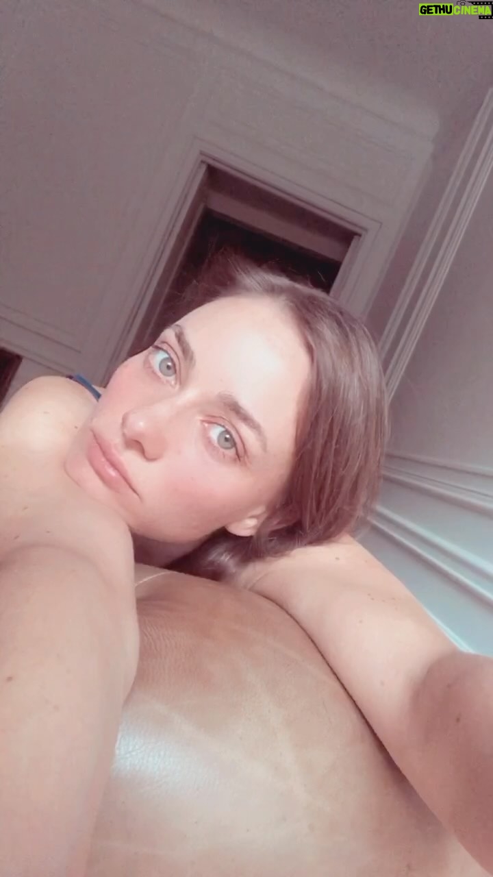Mirella Granucci - 327 Likes - Hora de irme por un rato de aquĆ. ā„ļø