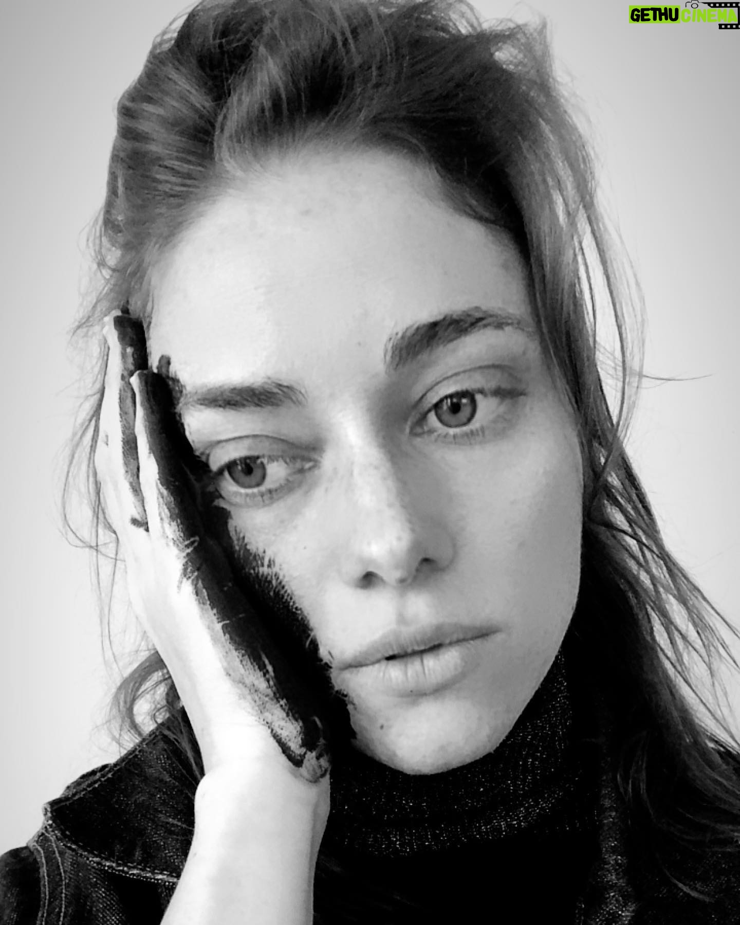 Mirella Granucci - 186 Likes - Nadie sabe las promesas que podrĆ” cumplir.