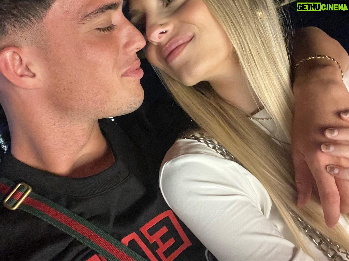 Miriam Martín - 1.3K Likes - Feliz cumpleaños;
Haces cosas ordinarias de una manera extraordinaria ❤️
Gracias por enseñarme que es el amor, te quiero pequeñito
