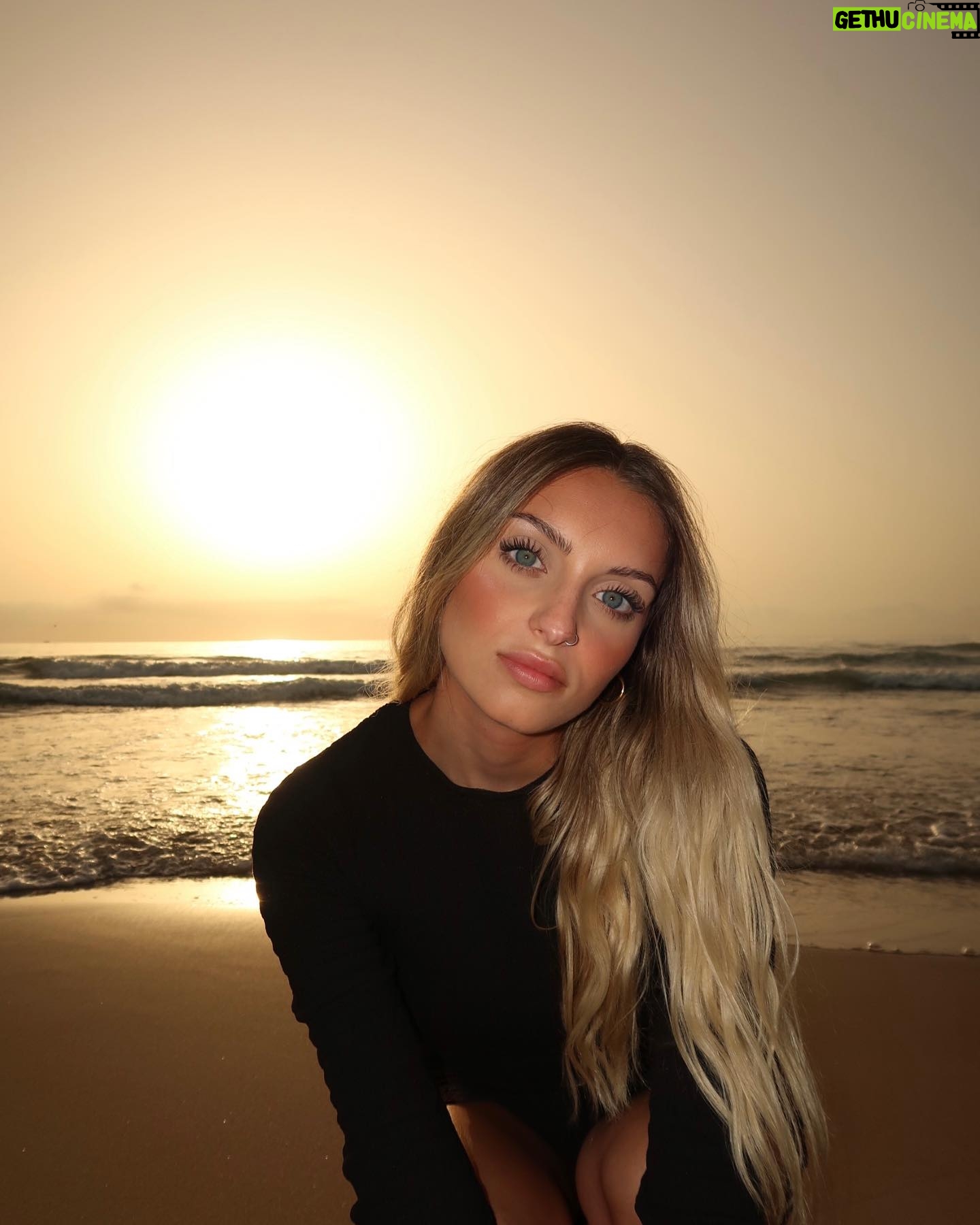 Miriam Martín - 1.4K Likes - ☀️