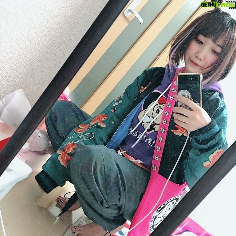 Misako Suzuki - 1.7K Likes - 近い間の特殊衣装系と私服まとめてみた。 #セーラー服 #メイド服 #ロリィタ #チャイナ服 #コスプレ #私服 #galfy #本日のサグ場ショット
