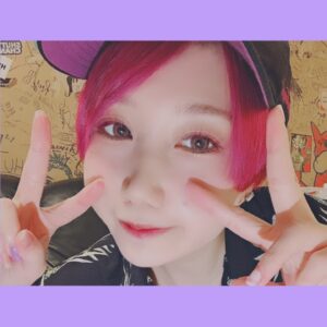 Misako Suzuki Instagram - そろそろいろんなメンテナンスに行きたいなと思いながらまつ毛付けたての頃の写真見てる…今日は撮影行ってきます！！！

マツエクいつもお願いしてるまなみさんのサロンで、このところアクアドエアっていう美容の何かすごいやつ(語彙力)もやってもらってたので、下膨れを解消しつつ平安美人から令和美人に進化しようとしてるみさこです。
