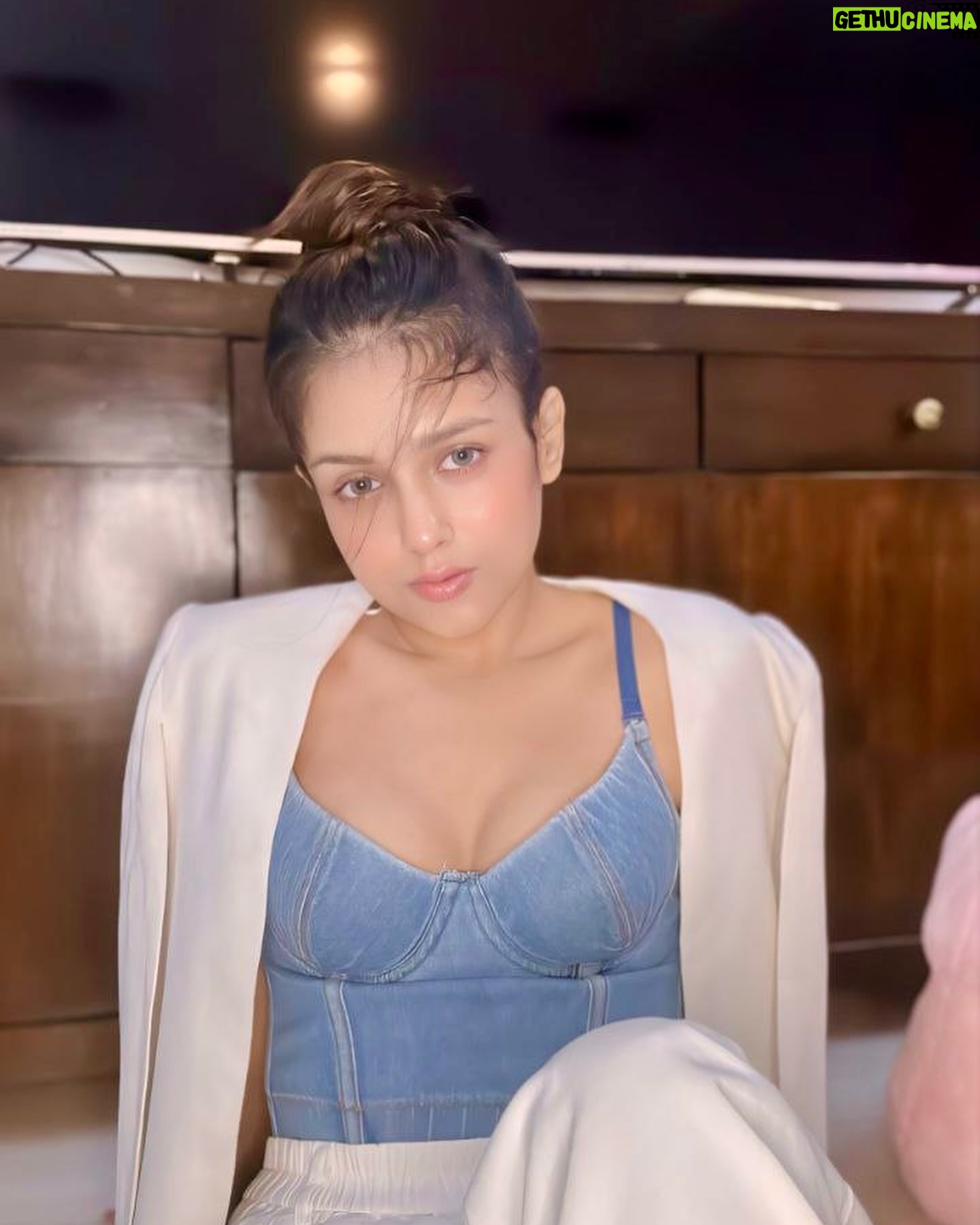 Mishti - 15K Likes - A photo dump day😅
#hotnessalert