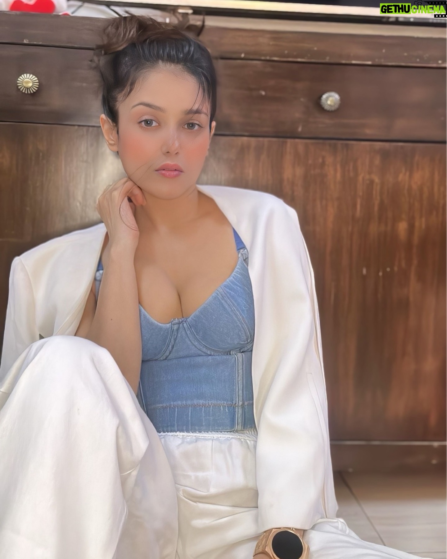 Mishti - 15K Likes - A photo dump day😅
#hotnessalert