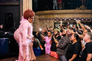 Mistress Isabelle Brooks Instagram - Thank you to everyone who came out to celebrate my birthday! It was truly an unforgettable night. So much love in the room 🥹❤️ y’all packed out @hamburgermarys.houston so bad they literally could not fit anymore people.

Also a huge thank you to all my amazing showgirls who traveled and came together for this one night to put on an outstanding show. The girls are still talking about how amazing the show was. 

It’s an honor to be in the position I’m in, and everyday I wake up feeling beyond blessed and lucky. This year has had it’s major ups and downs but through it all I remain Houston’s  #HeavyweightChamp

#RPDR #Dragrace #MIB #mistressisabellebrooks 

📸: @dannyhphoto