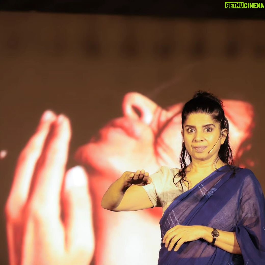 Mita Vashisht - 293 Likes - The mind is new, the moon is new, the vast expanse of water is new, I, Lalla, am a new phenomenon (A.K Ramanujan' s translation )
#mysticwomenpoets
#mitavasishtperformslalded
#Suvendu C