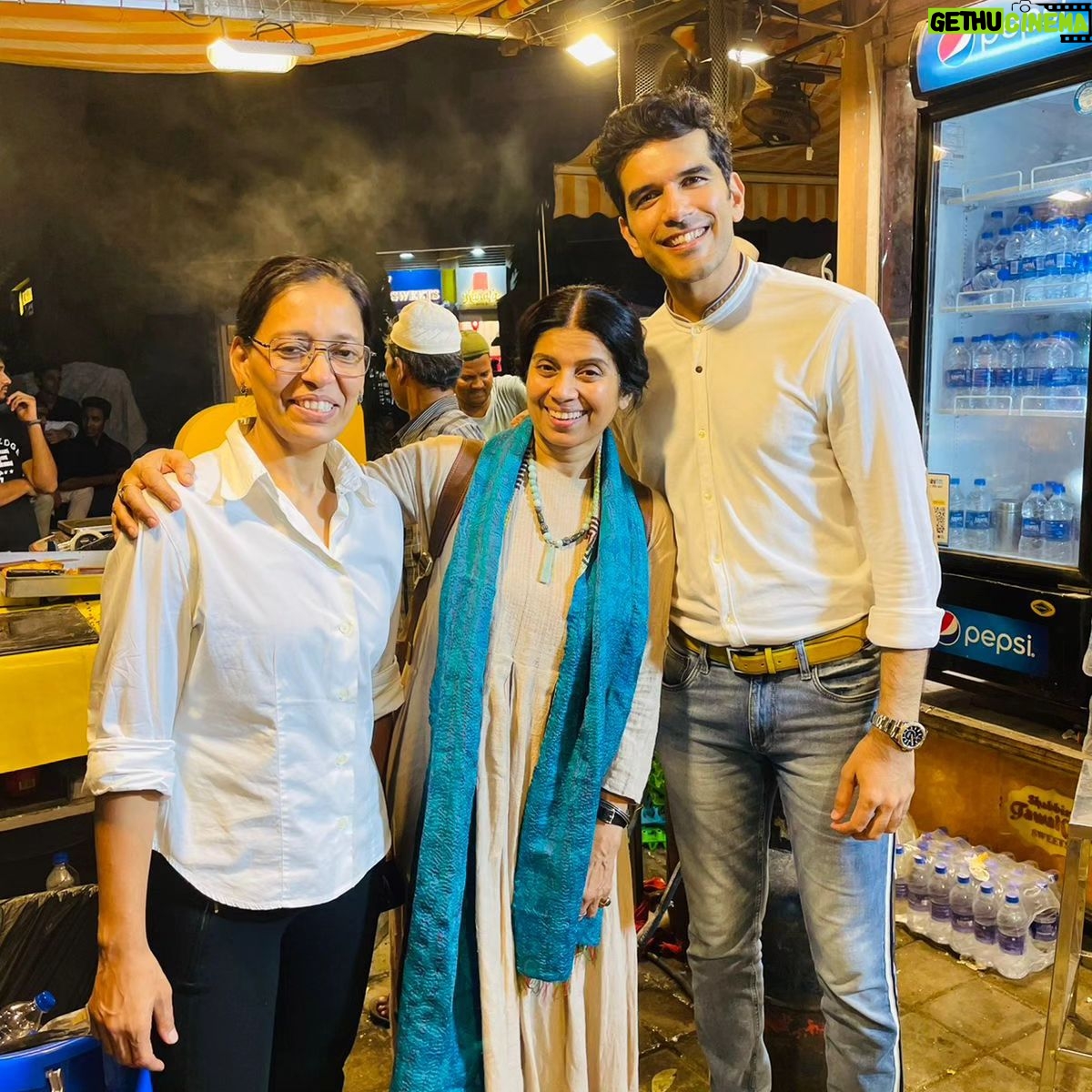 Mita Vashisht - 210 Likes - Eid Mubarak dear Friends!
This is a throwback pic to a wonderful Eid a few years ago at Taher's family restaurant which has the most delicious food during Ramadan and Eid ... the food felt so Blessed ...it was a wonderous night at Bhendi Bazar, at Taher's!!