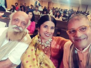 Mita Vashisht Instagram - Walking the ramp to say
ART Lies in the HANDS of ......

Thrilled and honoured to be the Showstopper for the PRASAD BIDAPA fashion show on KHADI. 
The fashion show emphasised what cannot be emphasized enough...Khadii as the fashion fabric, the fabric of India and with it begins PRASANNA"s KHADI GAMCHA JATHA  across India:
The ubiquitous Gamcha being  that which belongs  to  artisans, craftsmen and labour across the length and breadth of our country...
The Jatha: to raise awareness of our rich cultural heritage that rests in the HANDS of our people...that to be a healthy nation in every way we need 70 percent of people to work with their hands...it is the hands  that hold and can nurture our phenomenal heritage of Khadi, and the arts and crafts industry...

In pic flanked by  the theatre legend and activist Prasanna.
And the fashion star who has worked with Khadi for decades before it became a fashion statement the wonderful Prasad Bidapa...( such a joyous gentle unassuming person.....no trace of an ego anywhere....)
#prasad_bidapa #khadi #prasanna #artscraftsweaversindia
