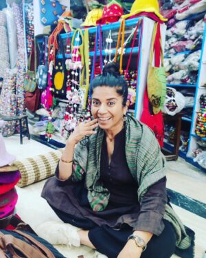 Mita Vashisht Instagram - Thoda baith gayee, ek rang-be rangee dukaan mein....Thamel, Kathmandu mein