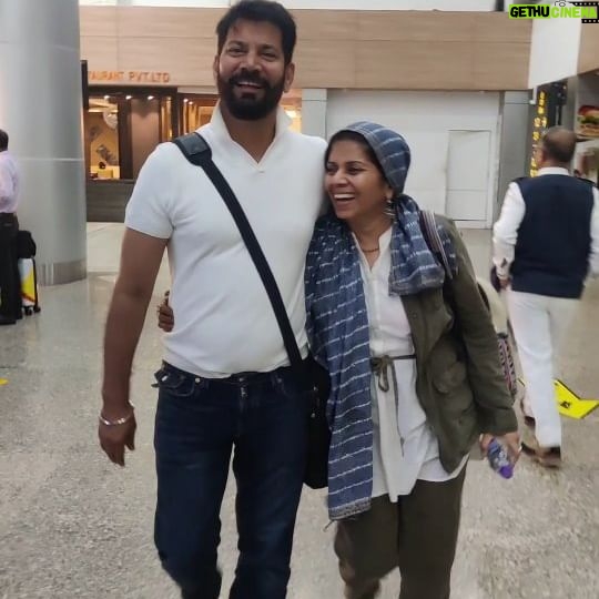 Mita Vashisht - 706 Likes - Sometimes those late night flights gift you the meeting at airports, with a friend you're so happy to meet again, after so long....
Tose naina @jassijasbir
#Airport #chandigarh #punjabi