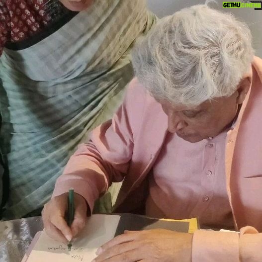 Mita Vashisht - 249 Likes - Bangalore Poetry Festival's session with Javed Akhtar was wonderful!
His deep wisdom and incredible wit go hand in hand....it was laughter with learning, this was my first time listening to a session with him live, and I confess I now am a diehard fan....
Here he signs two of his books for my Mom and me!
I have yet to buy JADUNAMA...I will soon ..this I know will be a fascinating read about a fascinating artist, humanist, and poet, of our times!!!
We need our poets more than ever before, in today's times!!
May the tribe increase...
P.S thank you Satya Saran, you amazing person, fascinating woman and rare friend to have, for these pics.
#bangalorepoetryfestival2023
#Javedakhtar
#poets
#indianpoetry
#satyasaran
#actorslife