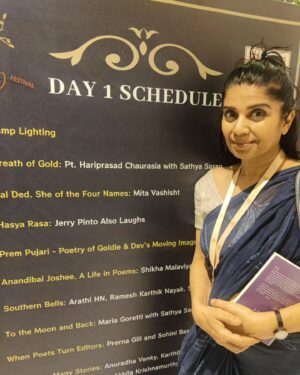Mita Vashisht Instagram - Just post my presentation on Lal Ded...what an amazing day this has been... fabulous audience
#bangalorepoetryfestival #mitavasishtactress #lalded
