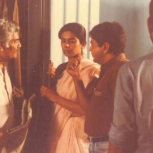 Mita Vashisht Instagram - The director speaks,  we actors internalize his words and then the magic ---not just IN us but BETWEEN the actors, and between the actors and the camera...
#mazahirrahim #DDarchives  #anantmahadevan #actorslife #hindiserials