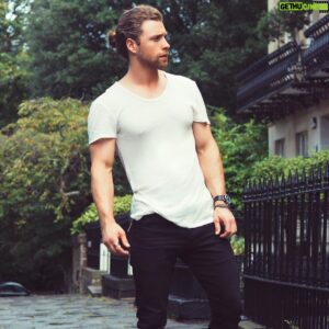 Mitch Hewer Instagram - Looking for #pikachu 🤓#manbun
