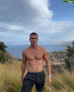 Mitchell Slaggert Instagram - I don’t know where I’m going.. but I know it won’t be boring 🇮🇹