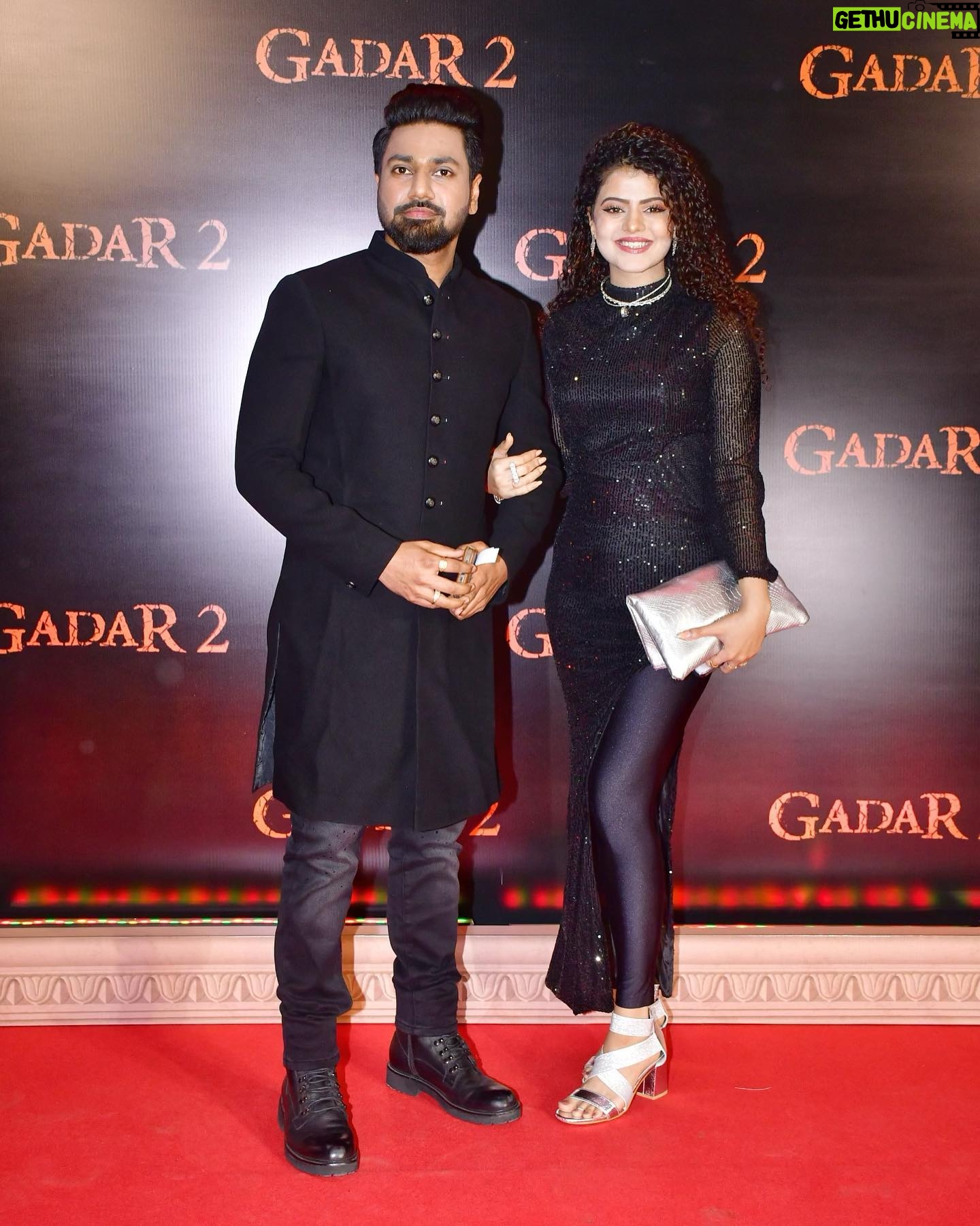 Mithoon Sharma - 27.1K Likes - From the red carpet of the grand premiere of the grand blockbuster #gadar2 with @palakmuchhal3
A spectacular 40 crores plus collection on its opening day and counting 🙌