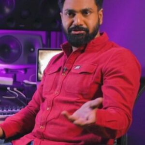 Mithoon Sharma Instagram - The word 'Aashiqui' in the timeless song 'Tum Hi Ho' was a later addition, adding an extra touch of love and passion to the melody. ❤️

#tumhiho #Aashiqui2 #Mithoon #ArijitSingh