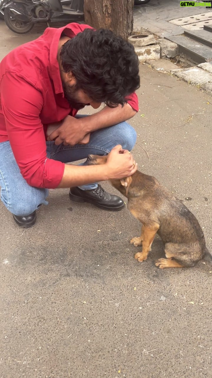Mithoon Sharma - 15.3K Likes - Sometimes a small gesture can make a big difference!