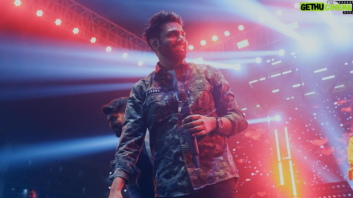 Mithoon Sharma - 12.3K Likes - Had a blast celebrating my music at the #opjindaluniversity campus grounds last evening with @mohammedirfanali @abhisheknailwal @bhoomitrivediofficial @ericpillai and my amazing band.
Big thank you to all who came and sang every song with us.
@voyager_i @godswill.i.am @eli.rodstick @guitar21tushar @anugrah4music @rinkurajput5868
pics by @enoch.rodrigues