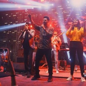 Mithoon Sharma Instagram - Had a blast celebrating my music at the #opjindaluniversity  campus grounds last evening with @mohammedirfanali @abhisheknailwal @bhoomitrivediofficial @ericpillai and my amazing band.

Big thank you to all who came and sang every song with us. 

@voyager_i @godswill.i.am @eli.rodstick @guitar21tushar  @anugrah4music @rinkurajput5868

pics by @enoch.rodrigues