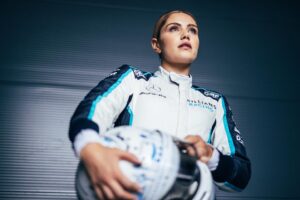 Mitsou Jung Instagram - when @williamsracing let me drive a f1 car!!!! ❤️‍🔥❤️‍🔥❤️‍🔥❤️‍🔥last picture is me in the most claustrophobic moment of my life