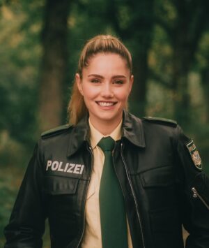 Mitsou Jung Instagram - bereit für staffel 11? die neuen folgen ab 1.11 im Ersten!