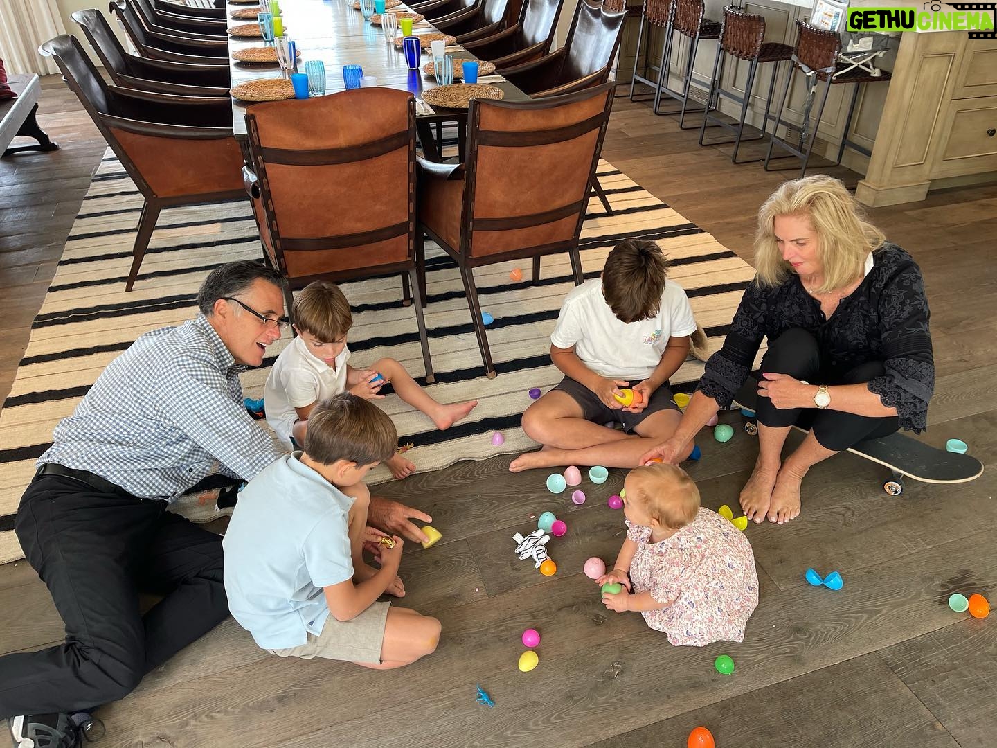 Mitt Romney - 15.2K Likes - Blessed to be spending this Easter with my family.
