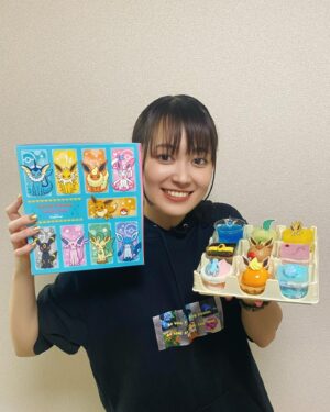 Miyu Yoshimoto Instagram - きたきたぁぁぁぁぁ！！！

#イーブイフレンズコレクション ケーキ🎂

予約してから受け取ってからもワクワクだし
受け取った瞬間もニヤニヤが止まらんやった☺️

可愛いくて美味しくて発狂しました笑

ちなみに私はブイズだと
#ブラッキー が好き🥹

#ポケモンユナイト でも
ブラッキー使ってる👍
（あと、ゼラオラも）