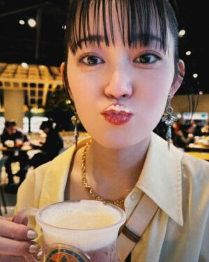 Miyu Yoshimoto Instagram - 🧙

@wbtourtokyo へ🪄

自分が載ってる写真しか載せてませんが
他の展示物等は実際に見てほしいので
載せません！！🧹

#ハリーポッター の世界観に
どっぷり浸かれて
映画制作の裏側も体感できる
高揚感が増してく一方な
時間でした✨

魔法の体験も出来たり
展示物も豊富すぎて
ハリポタの全てが詰まった
最高の場所で
何度も行きたいし
また1から映画観直したい！って
なってます☺️

#ハリーポッター 、
#ファンタスティックビースト 
が好きな人はぜひ！！！！

#harrypotter 
#fantasticbeasts 

あ。。。
ドビーに似てるって
言われました🤭
