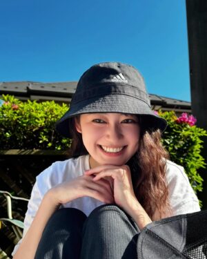 Miyu Yoshimoto Instagram - 🦪 #bbq 

GWはバーベキューしました☺️
幸せでした！

とはいえ個人情報保護の為
アップの写真しか載せれない笑

今後は
GWでもお仕事してるくらいに
なれるように頑張ります👊

皆さんはGW何しました？？✨