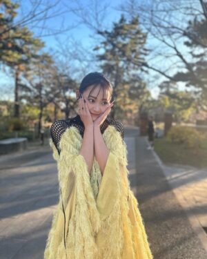 Miyu Yoshimoto Instagram - #北九州国際映画祭 🎞️
#小倉城 前で
ブルーカーペット歩かせて頂きました☺️

12/13〜17の開催なのですか
私は13.14の２日間参加させて頂きました✨
地元愛がより増した２日間☀️
いきいきとした気持ちになれたのも
この映画祭を汗水垂らして計画して下さった関係者の皆さん、
映画祭にて上映される各映画に
ご協力頂いた北九州市民の皆様、
そして、映画祭に足を運んで下さった皆様のおかげです！

貴重な経験を
ありがとうございました🙇‍♀️

幸せでした☺️

メイクも衣装も可愛いでしょー？☺️笑
Hair&makeup by @emioji 
Styling by @we_are_h_herewego 
👗 @maisonfuruta 
👠 @comex.jp 
💍 @e.m.__official