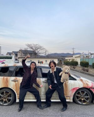 Mizuki Itagaki Instagram - ハイローで出会えた

友

六車勇登✌️

そして無事

22歳になれました👍

みんなありがとう

景気良く行きましょうー✌️✌️✌️