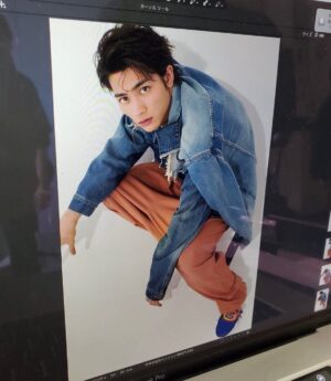 Mizuki Itagaki Instagram - FINEBOYS2月号
#手がたくさん
#出せる服です🤩🥳