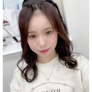 Mizuta Shiori Instagram - #RINNU 🐶🐶🐶

これ今日初めて着たのに気づいたら
抹茶ティーラテ溢してました🍵😌
