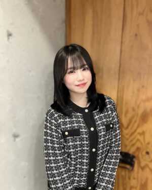 Mizuta Shiori Instagram - ⠀⠀
またちょっと髪色暗くなたよ👩🏻✨
⠀
みんなは髪色明るめと暗めの私どっちが好き？？🤔💭
⠀
⠀