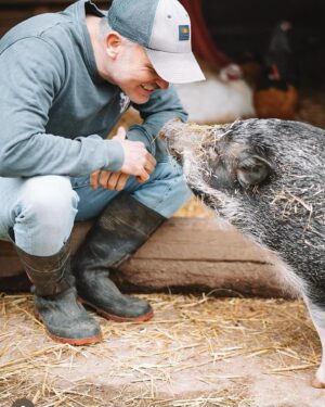 Moby Instagram - The single best thing about social media is seeing rescued animals living safe & happy lives.

@peacefield.farm @iowafarmsanctuary @sisurefuge @sleepypigfarm @edgarsmission @moustache_farmer @crittercreekfarmsanctuary @thegentlebarn @farmsanctuary