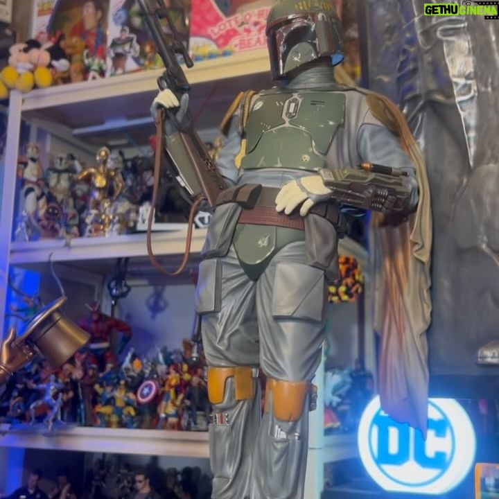 Mocomichi Hayami - 2.4K Likes - STAR WARS
BOBA FETT AND HAN SOLO IN CARBONITE
MAY THE FORCE BE WITH YOU
#starwars
#disney
#bobafett
#hansolo
#figure
#actionfigure
#statue
#collection
#collector