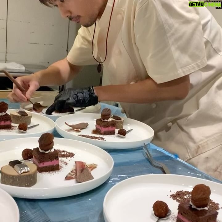 Mocomichi Hayami - 3.2K Likes - 皆さんお疲れ様でしたー!
そして来て下さった皆様、
本当に心からありがとうございました!
また第2弾、3弾と是非共に盛り上げていきましょう!😁
Bistro YEBISU 平尾シェフ!見守って頂きありがとうございます!😁
Dish name THE CACAO
#鮨屋小野
#meiji
#cacao
#cacaoismdiscoverers
#chocolate
#ひらけカカオ
#カカオイズム